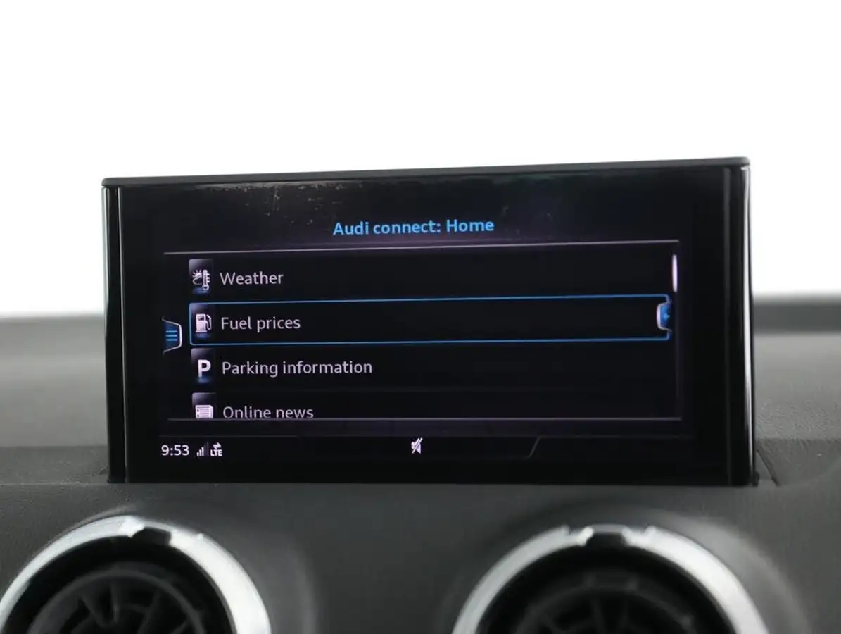 2022-audi-q2-10-30-tfsi-sport-big-38
