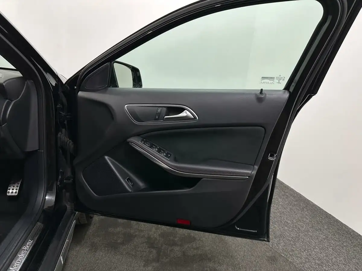 2019-mercedes-benz-gla-class-16-gla-200-amg-line-edition-7g-dct-big-28
