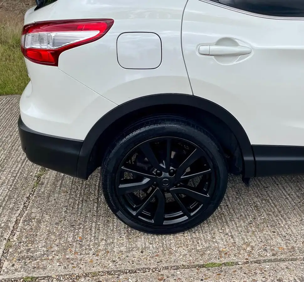 2017-nissan-qashqai-15dci-tekna-big-41