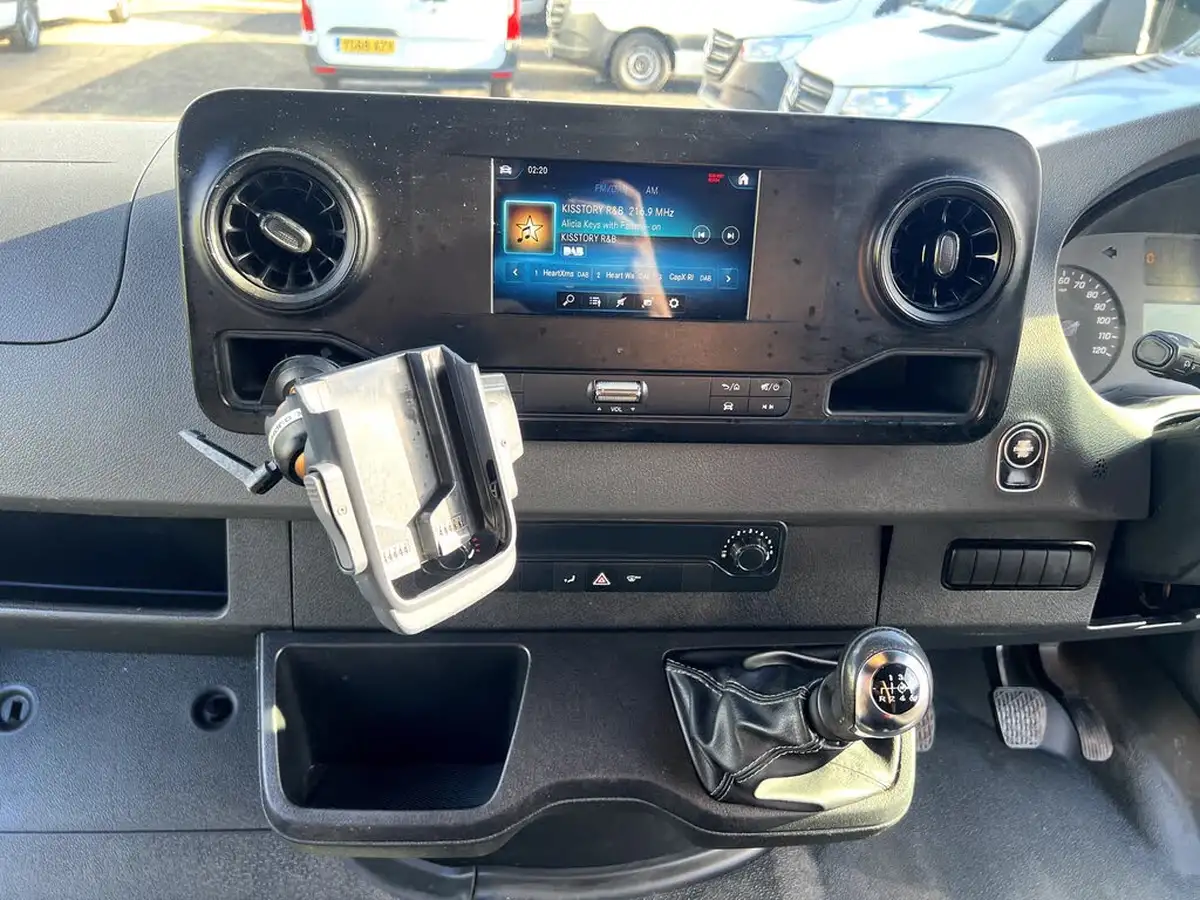 2018-mercedes-benz-sprinter-21cdi-311-l2h1-panel-van-rwd-eco-gear-360-big-20