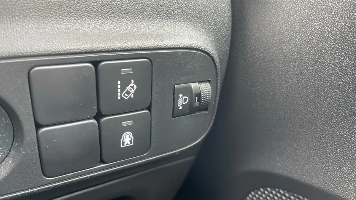 2020-citroen-c3-12-puretech-flair-plus-83ps-big-20