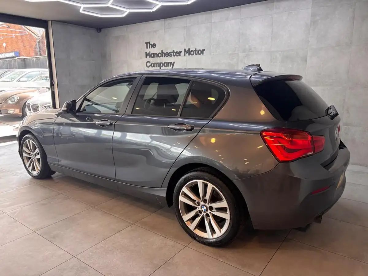2017-bmw-1-series-20td-118d-sport-5d-big-11