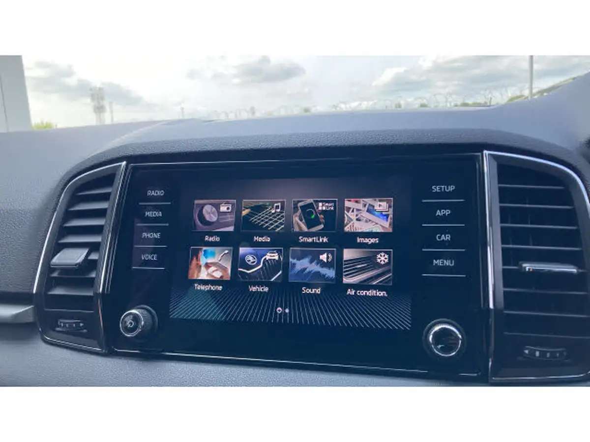 2019-skoda-karoq-15-tsi-se-big-23