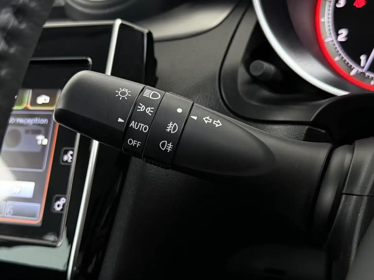 2023-suzuki-swift-12-dualjet-sz5-cvt-big-26