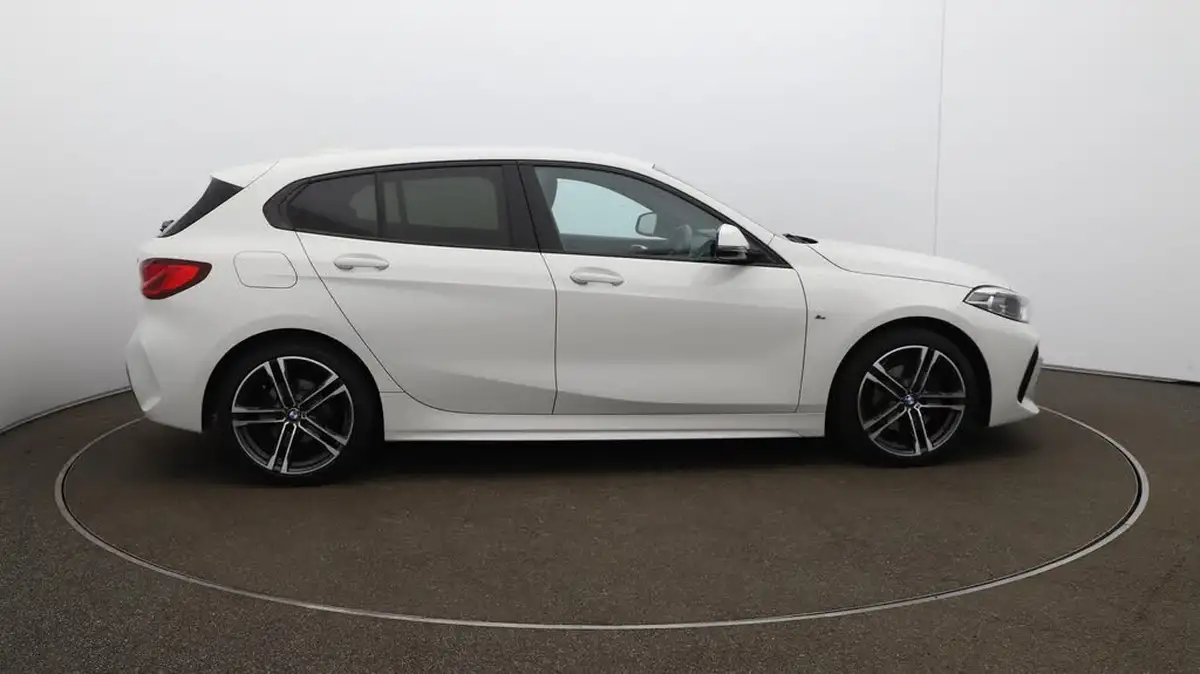 2023-bmw-1-series-15-118i-m-sport-lcp-dct-big-51