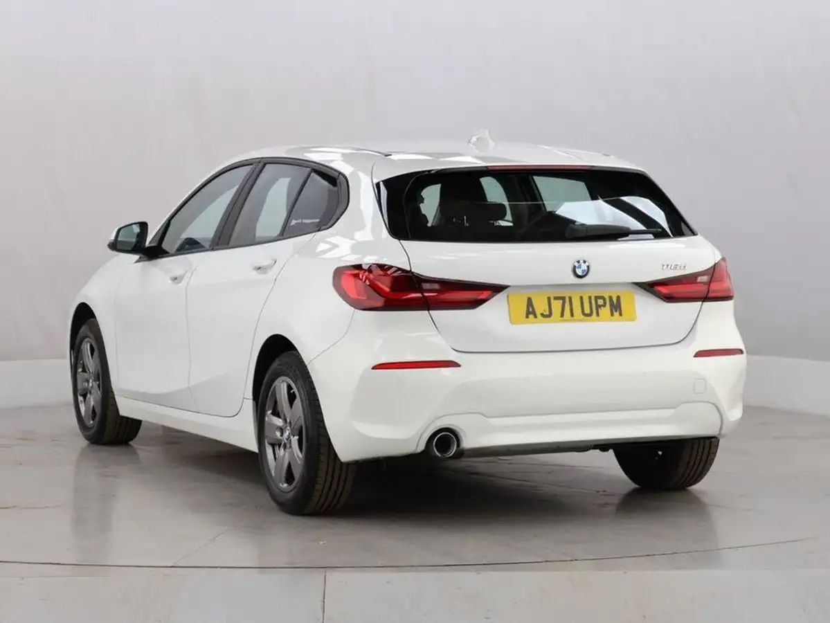 2022-bmw-1-series-15td-116d-se-dct-big-6