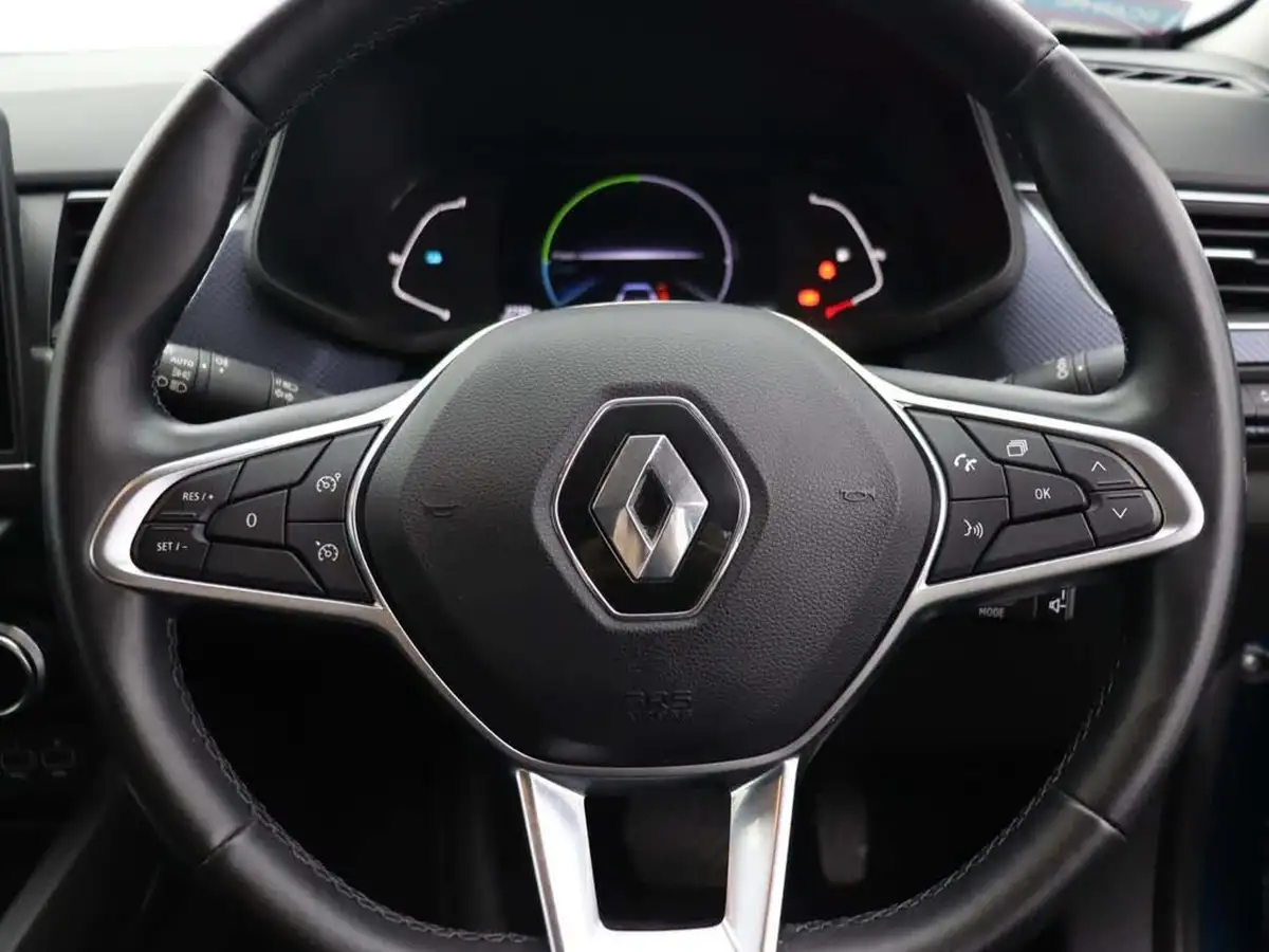 2022-renault-arkana-16-iconic-big-41
