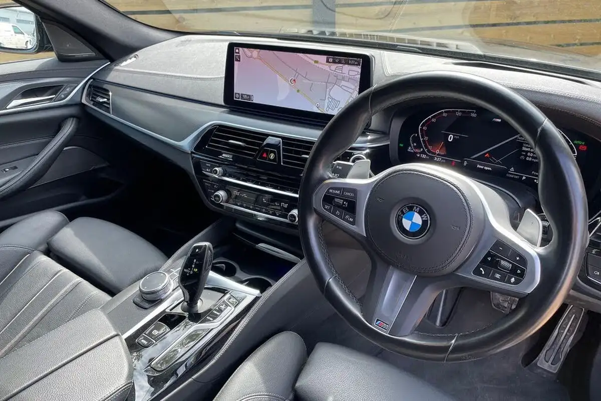 2021-bmw-5-series-20td-520d-m-sport-mht-touring-5d-big-22