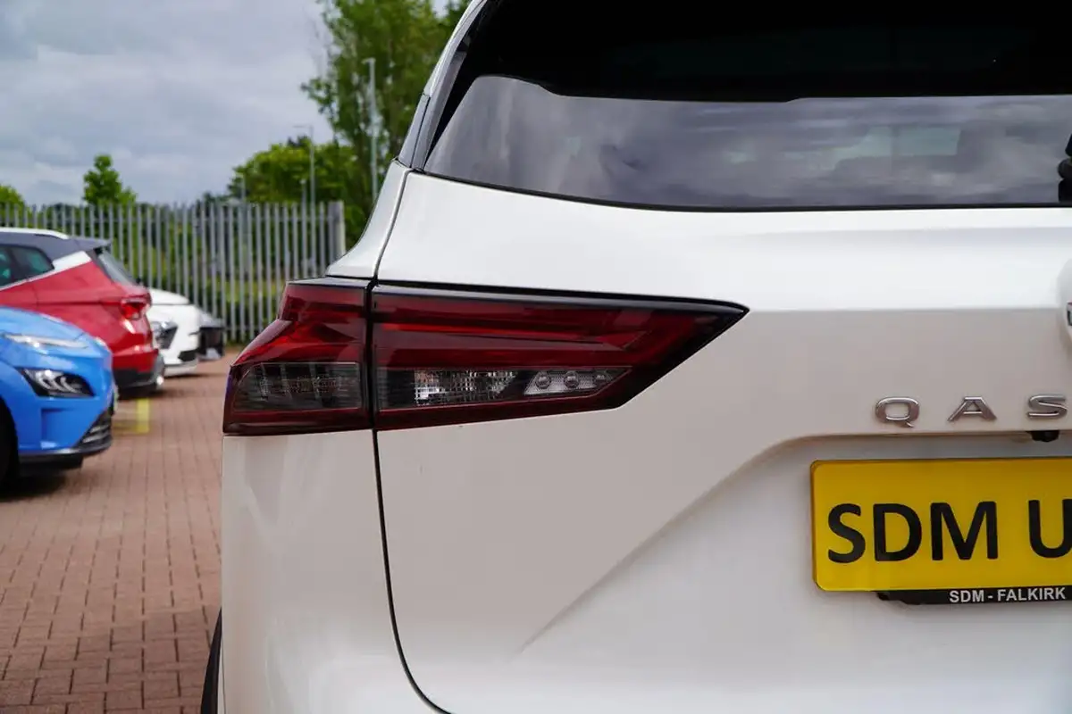 2022-nissan-qashqai-13-dig-t-tekna-140ps-mild-hybrid-big-64
