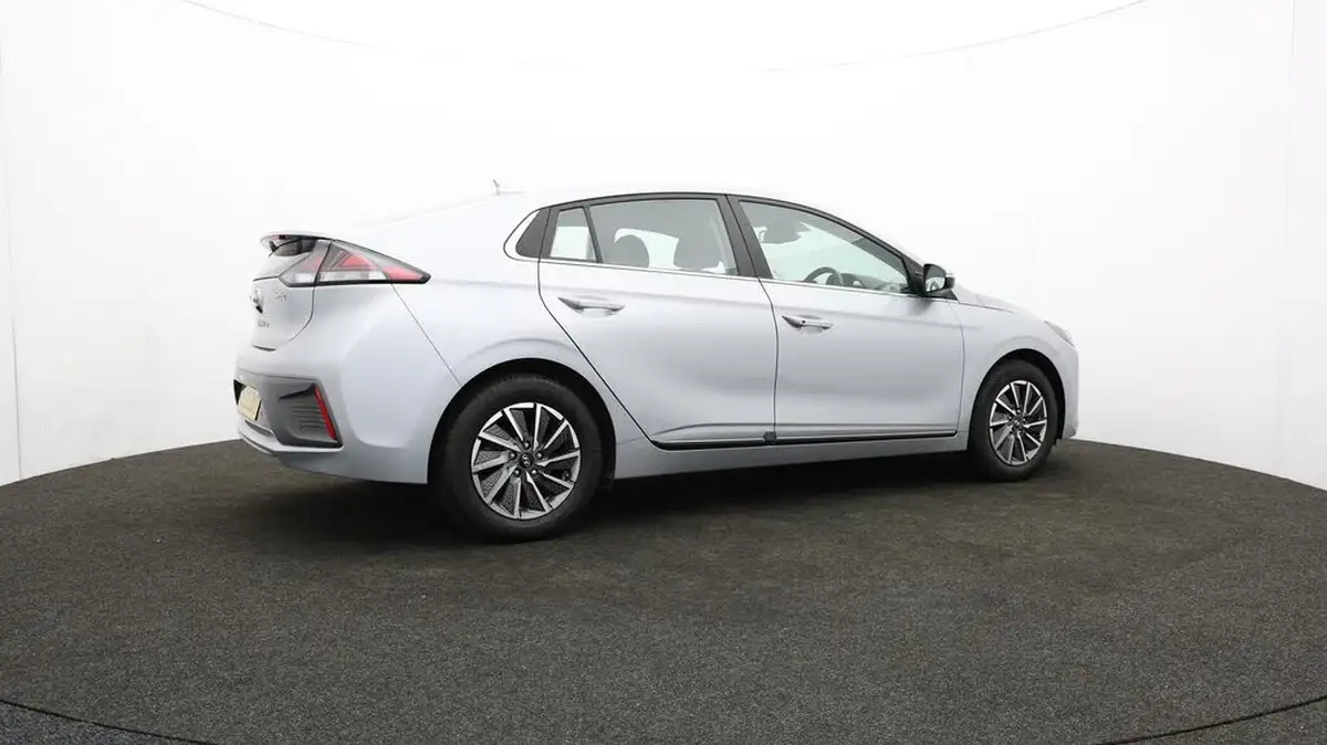 2022-hyundai-ioniq-e-premium-electric-big-30