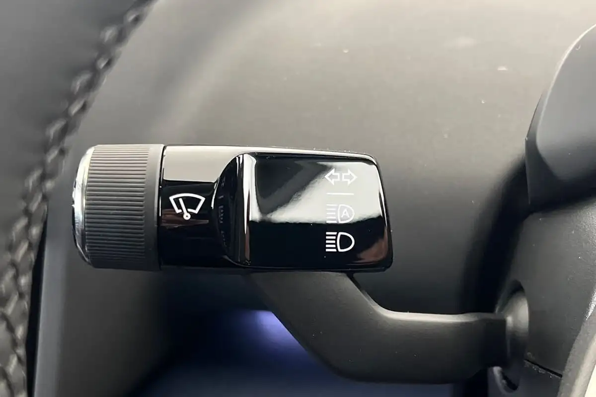 2025-volvo-ex30-e-single-motor-plus-extended-range-big-35