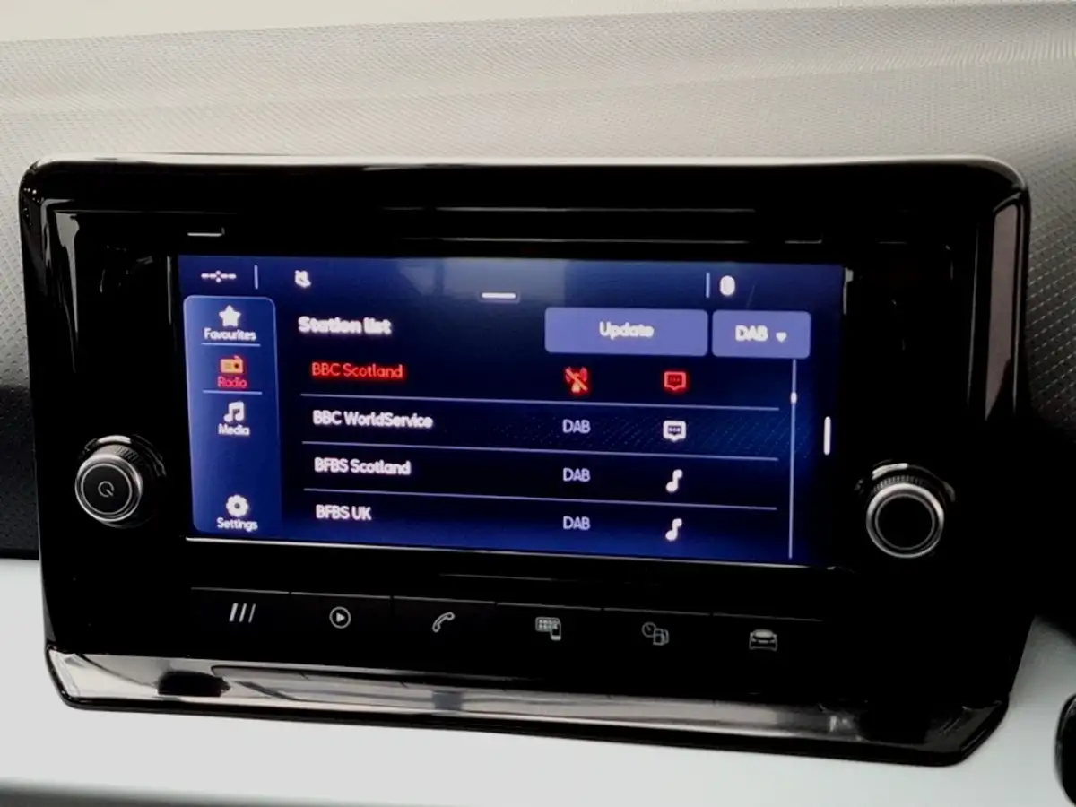 2021-tesla-model-3-e-performance-4x4-big-9