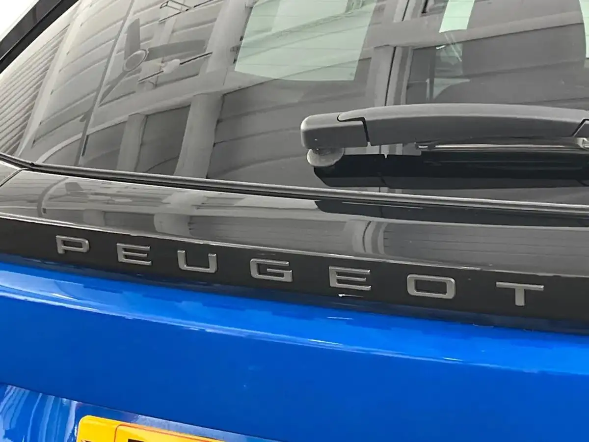 2024-peugeot-2008-suv-12-puretech-allure-130ps-eat8-big-50