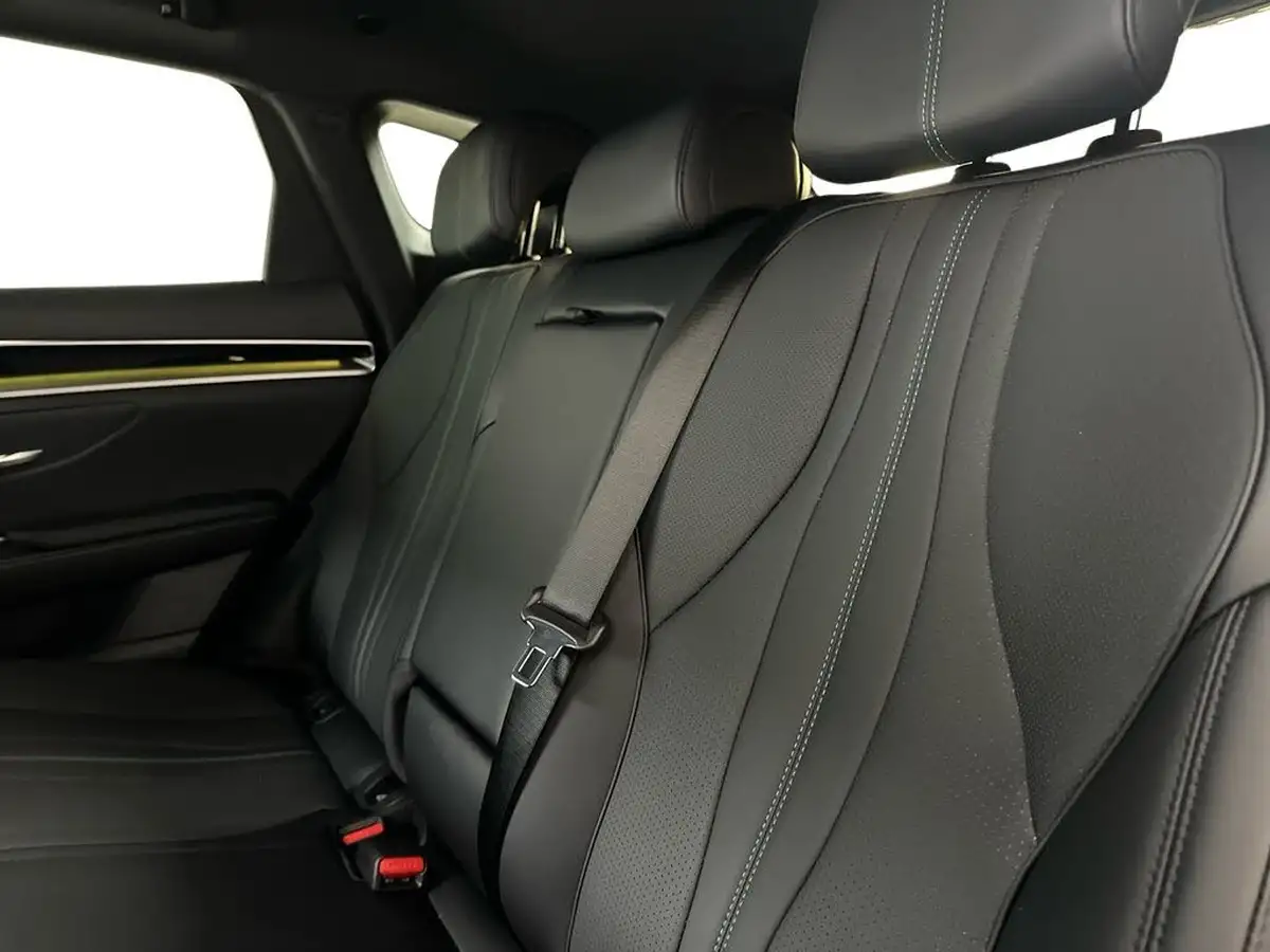 2025-byd-seal-15-comfort-big-13