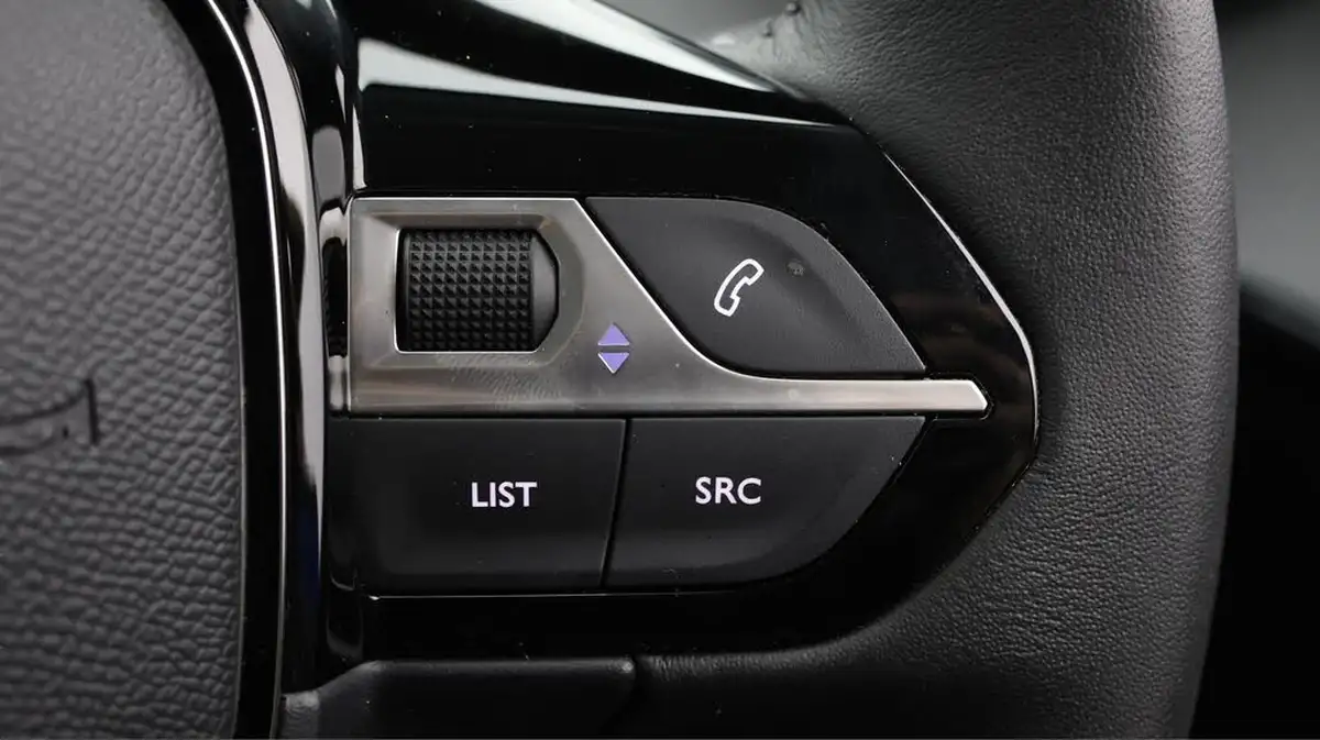 2024-peugeot-208-12-puretech-allure-big-41