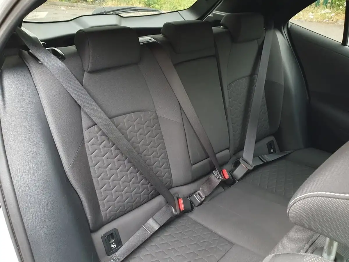 2019-toyota-corolla-12-vvt-i-design-spare-wheel-hatchback-big-11