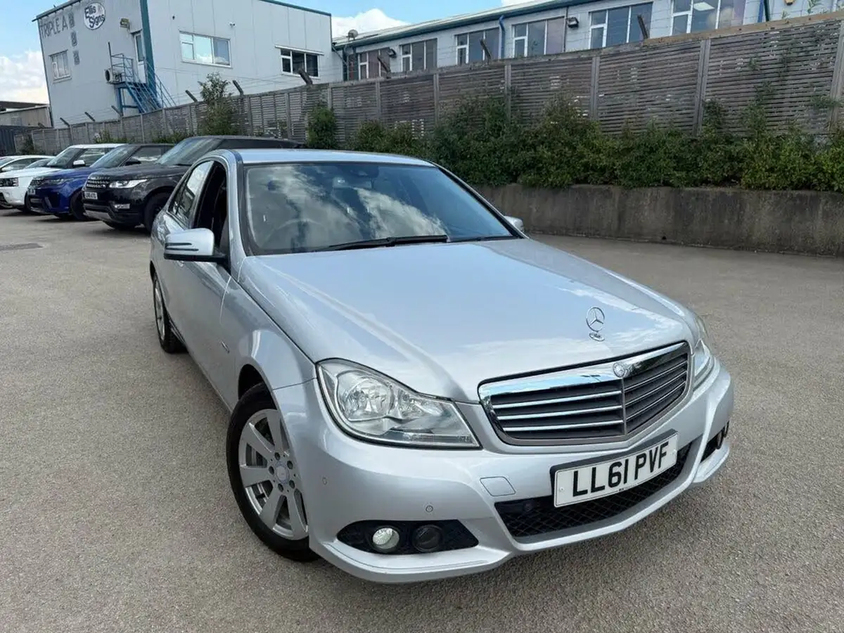2011-mercedes-benz-c-class-21td-c220-cdi-se-edition-125-21cdi-170bhp-saloon-4d-auto-big-11