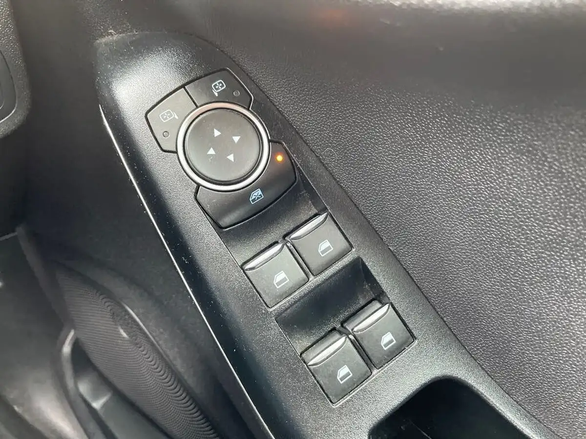 2018-ford-fiesta-10t-active-1-100ps-big-28