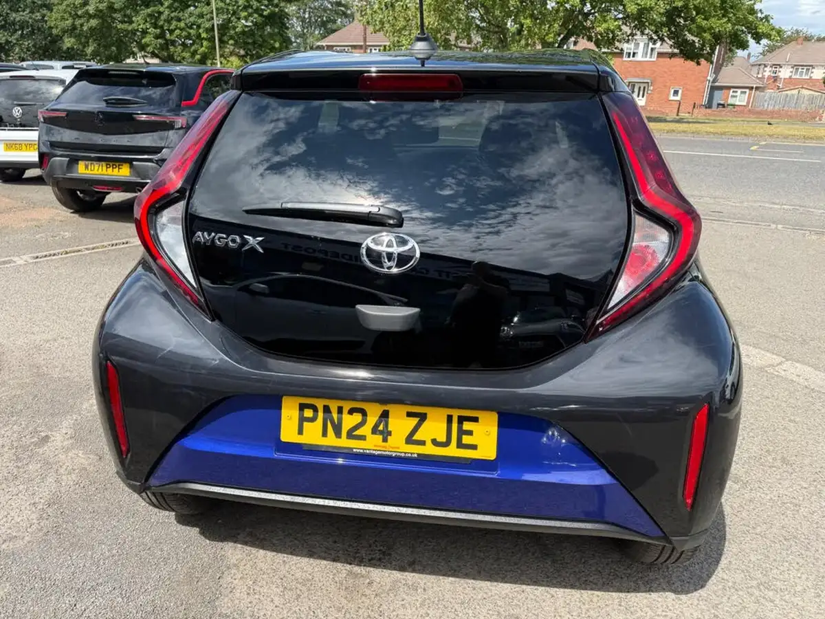 2024-toyota-aygo-x-10-vvt-i-edge-big-16