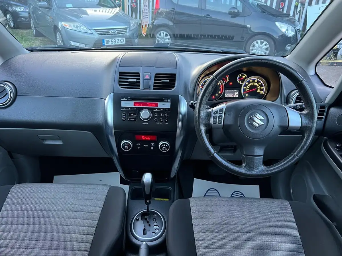 2011-suzuki-sx4-16-sz4-hatchback-5d-auto-big-32