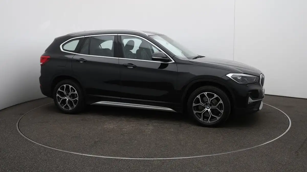2021-bmw-x1-20-sdrive20i-xline-big-45