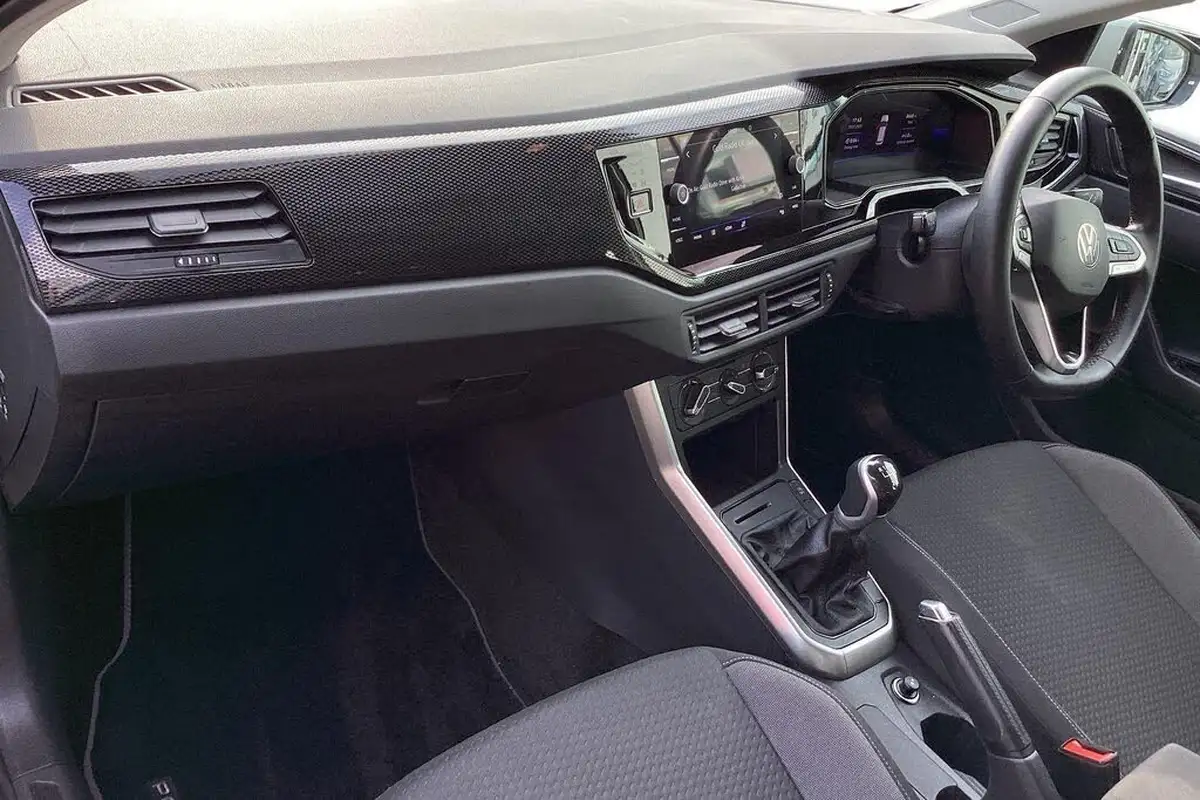 2024-volkswagen-polo-10-tsi-life-big-1