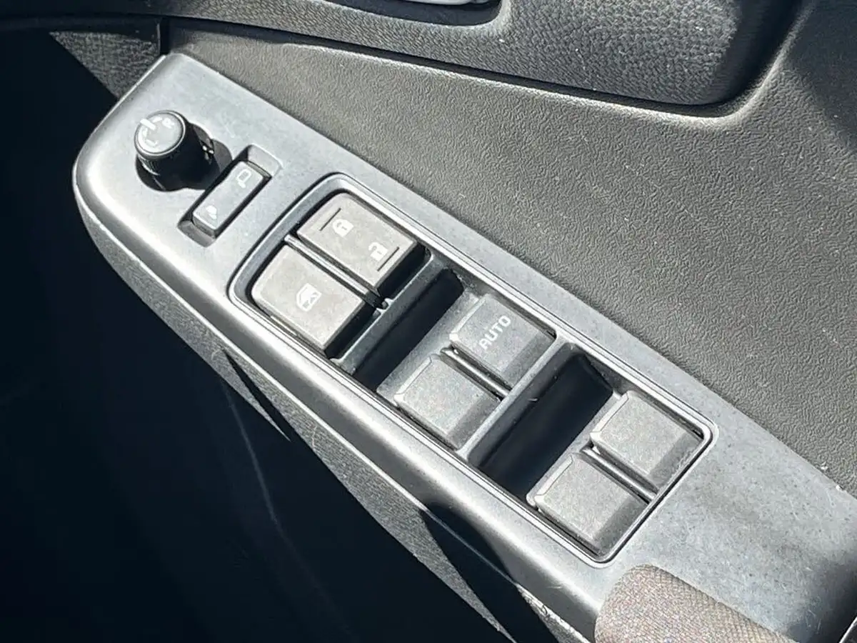 2021-isuzu-d-max-19td-dl20-double-pickup-auto-big-15
