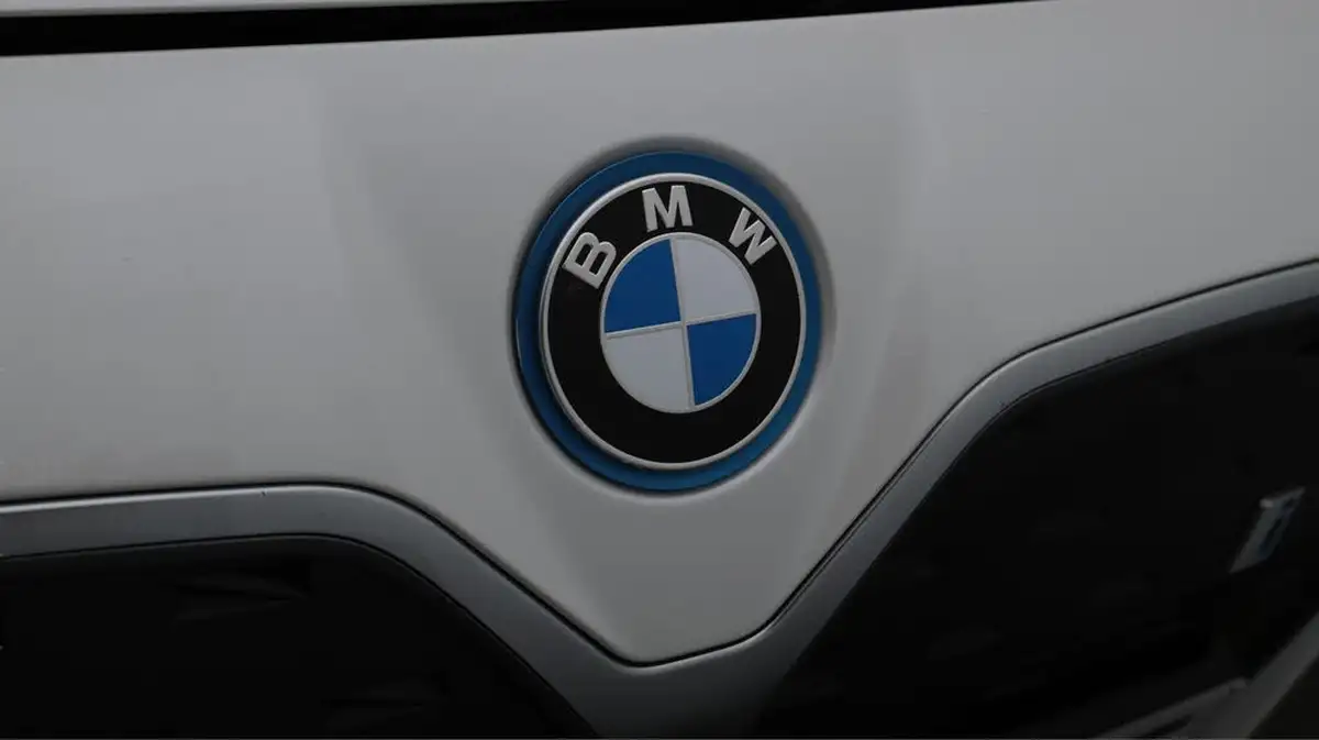 2022-bmw-i4-e-edrive40-m-sport-big-24