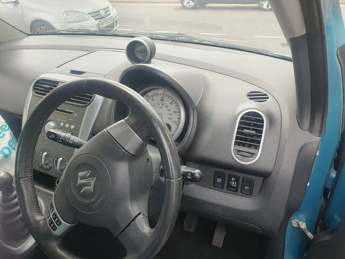 2008-suzuki-splash-12-gls-big-10