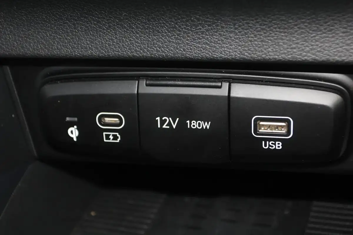 2025-hyundai-i20-10-t-gdi-n-line-s-big-16