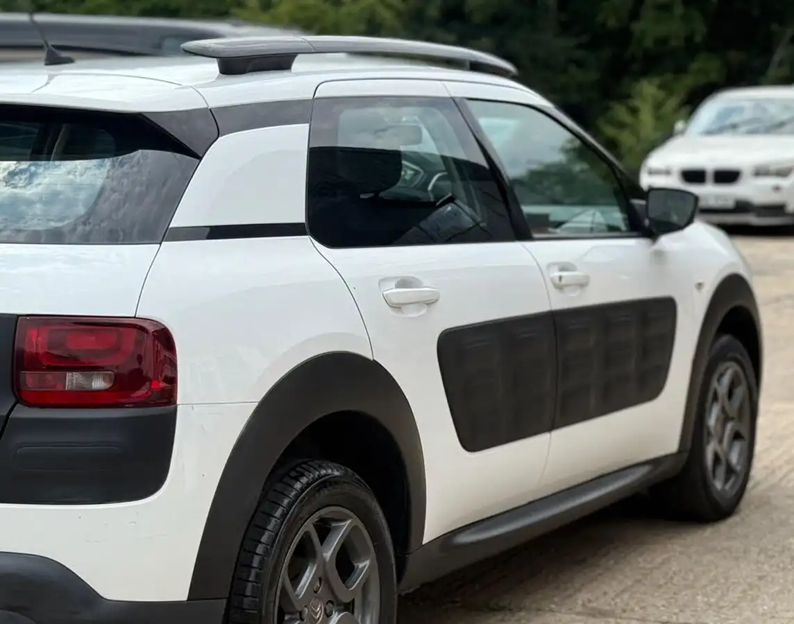 2017-citroen-c4-cactus-12-puretech-feel-82ps-big-35