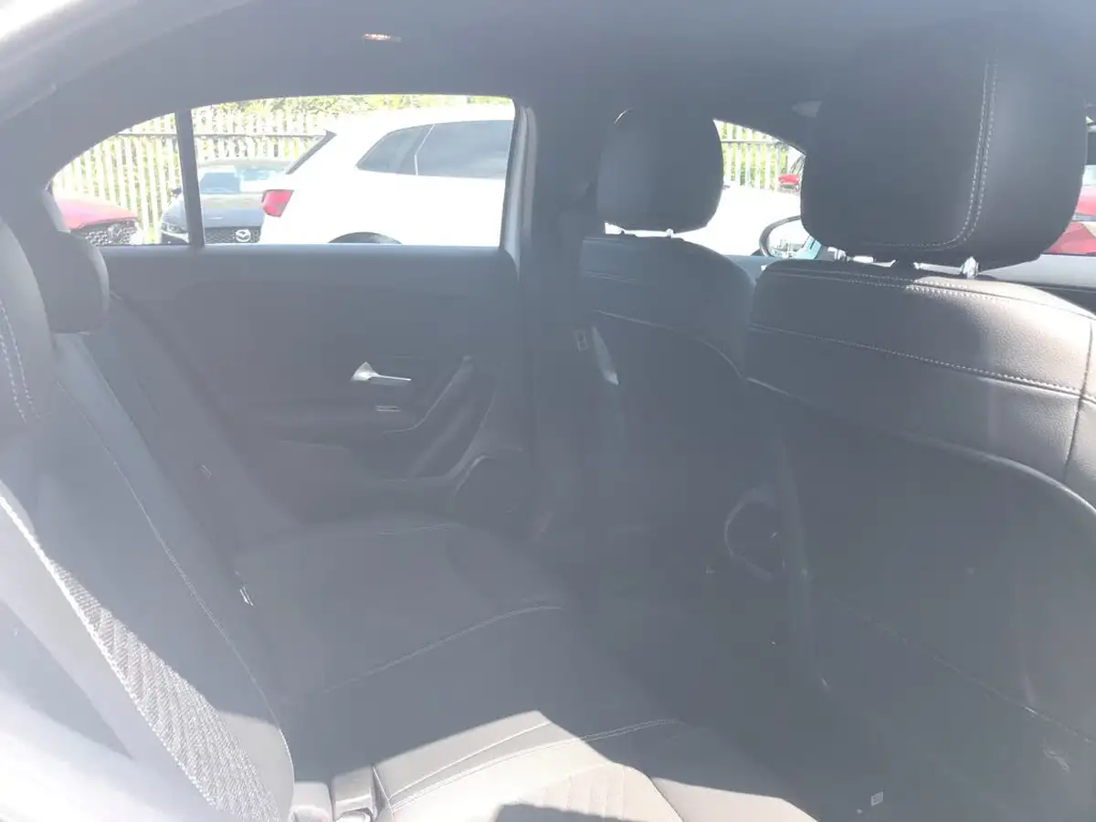2020-mercedes-benz-a-class-13-a180-se-7g-dct-big-7