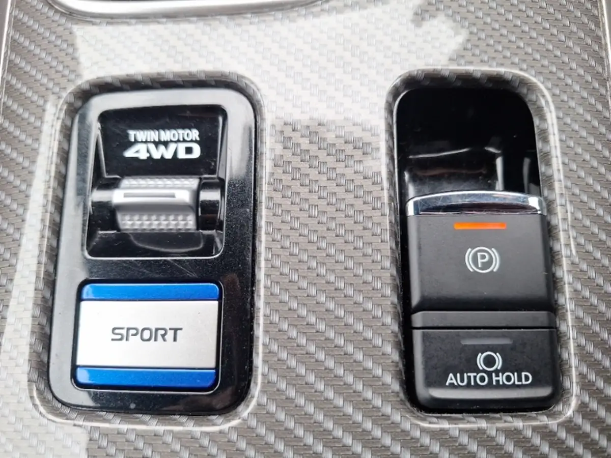 2021-mitsubishi-outlander-24-dynamic-phev-big-14
