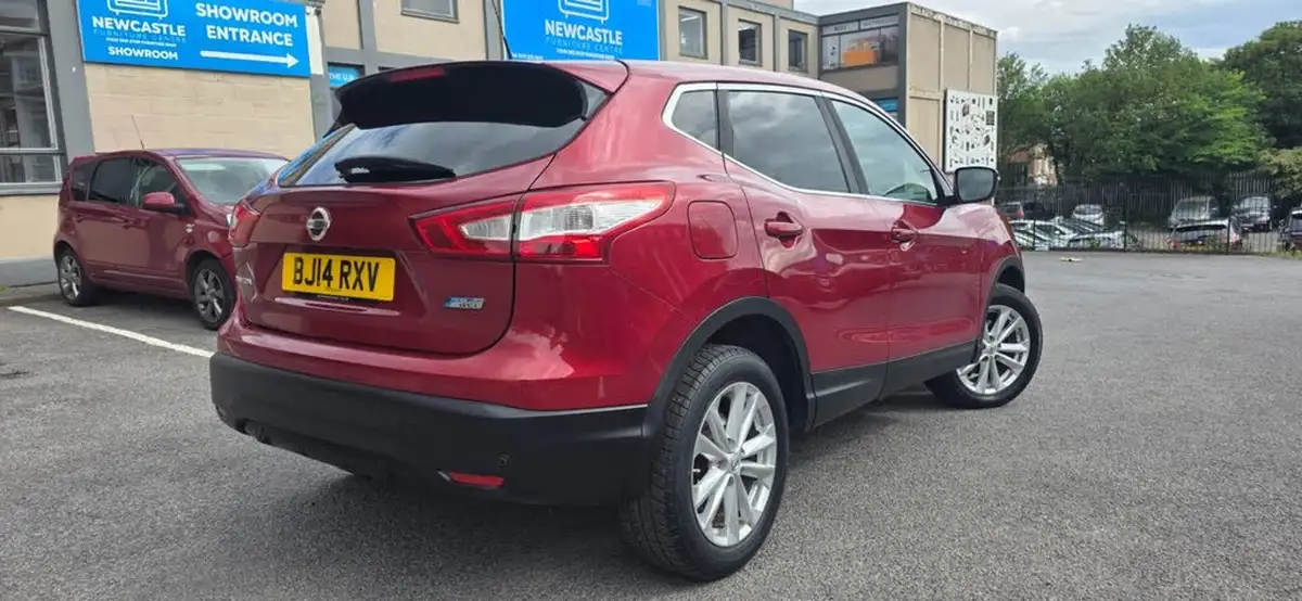 2014-nissan-qashqai-15dci-acenta-premium-big-18