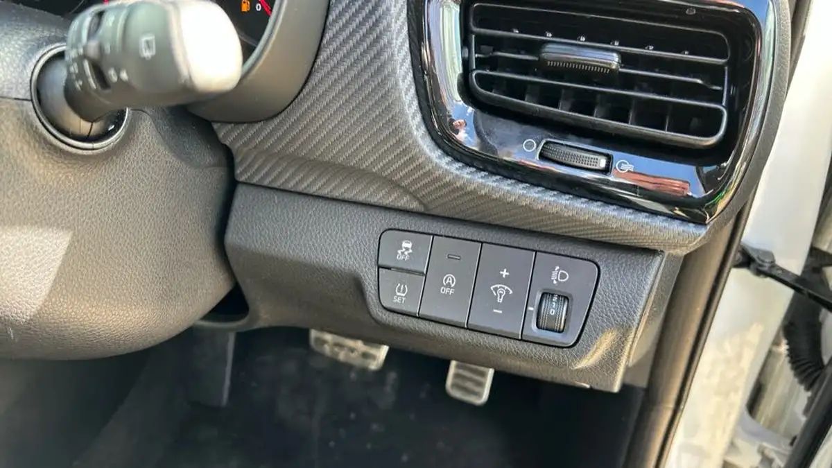 2024-kia-stonic-10-t-gdi-gt-line-s-98bhp-dct-big-22