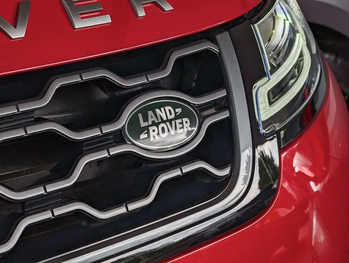 2022-land-rover-range-rover-evoque-15-p300e-r-dynamic-se-big-10