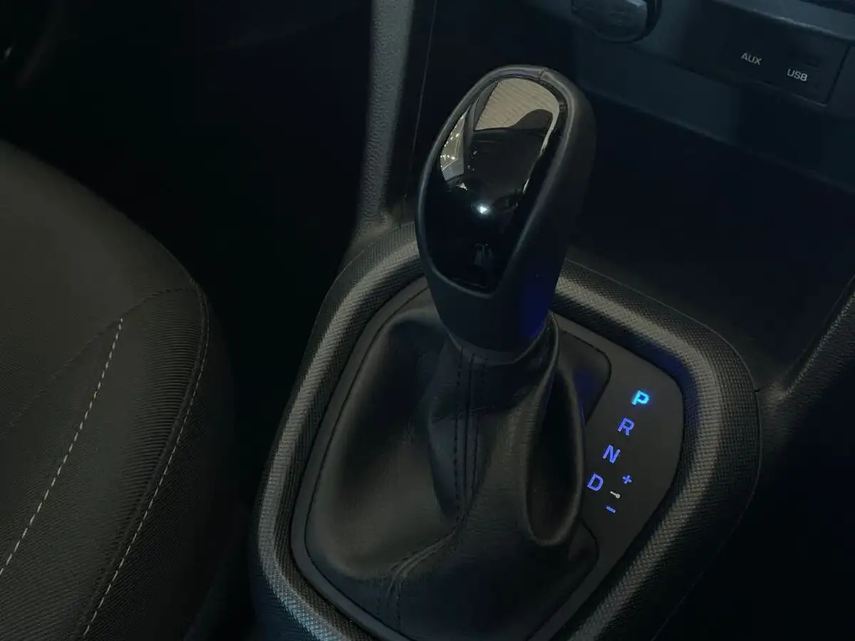 2019-hyundai-i10-12-se-auto-big-18