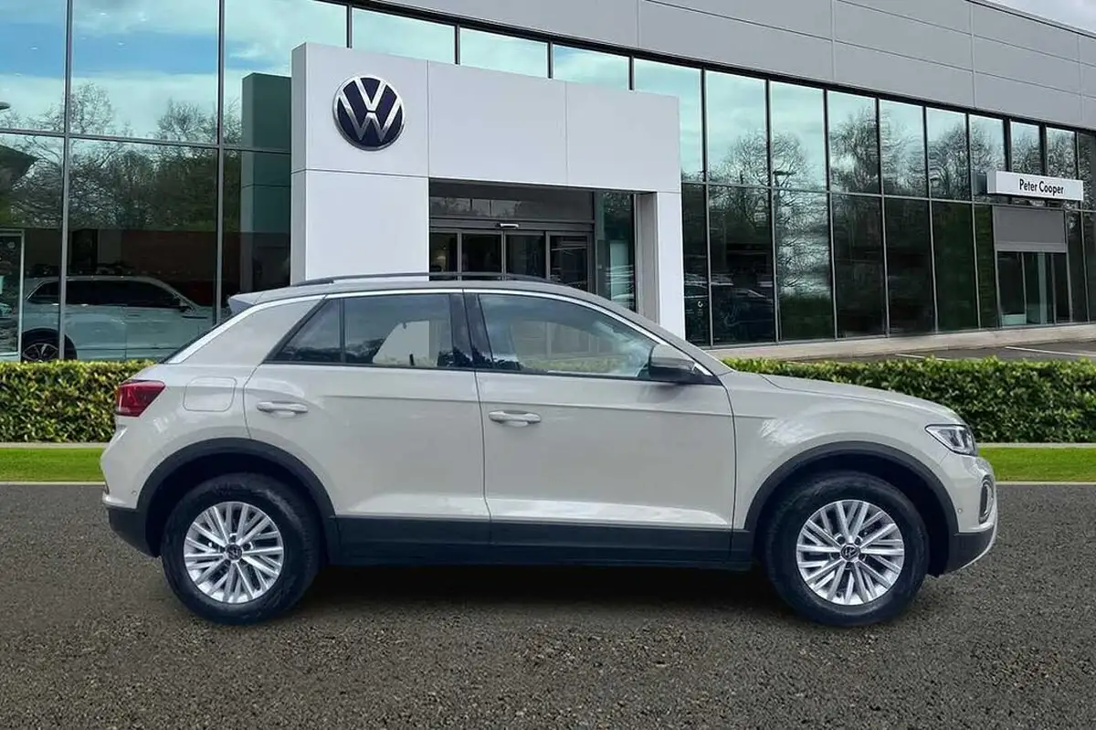 2022-volkswagen-t-roc-15-tsi-life-dsg-big-3