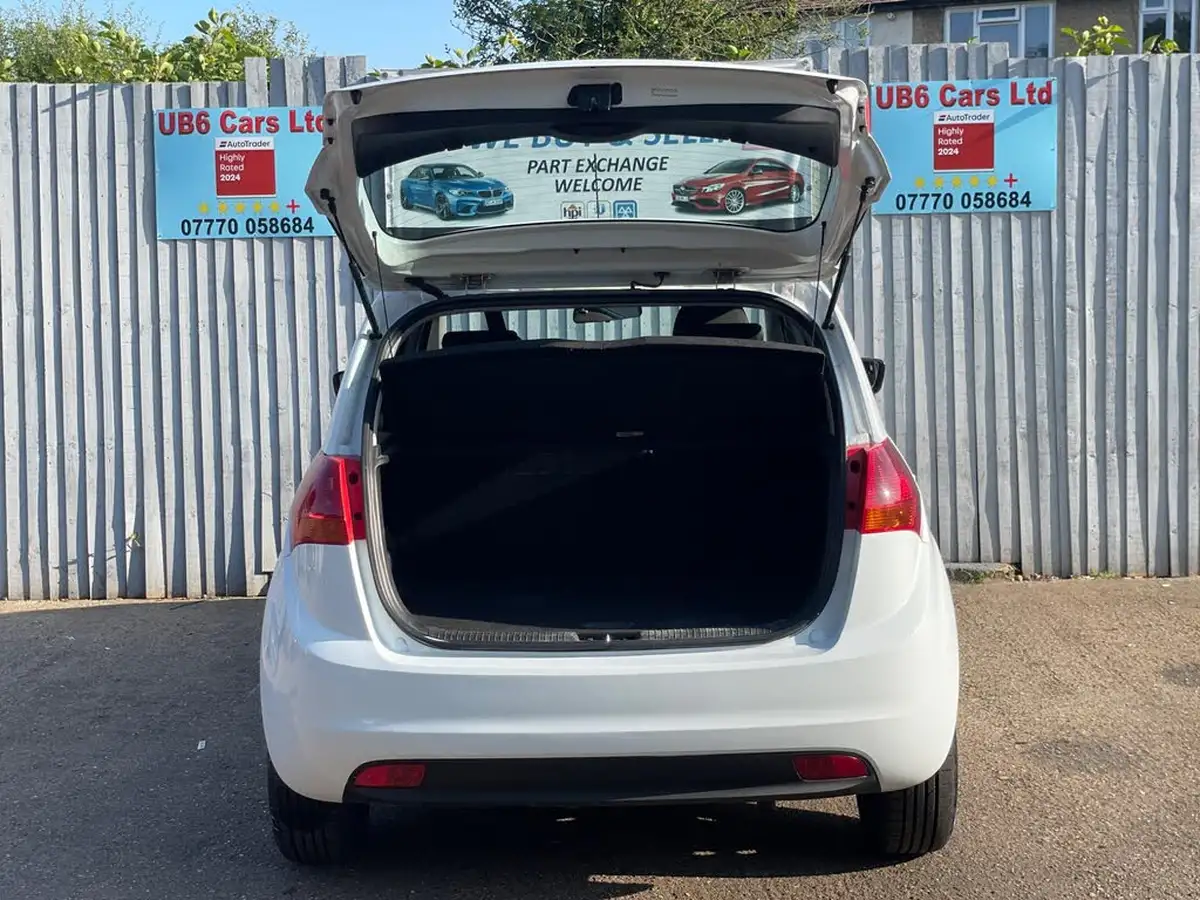 2014-kia-venga-14-1-air-big-47