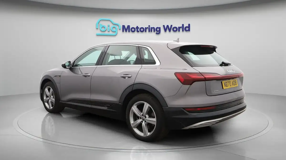 2020-audi-e-tron-50e-technik-big-5