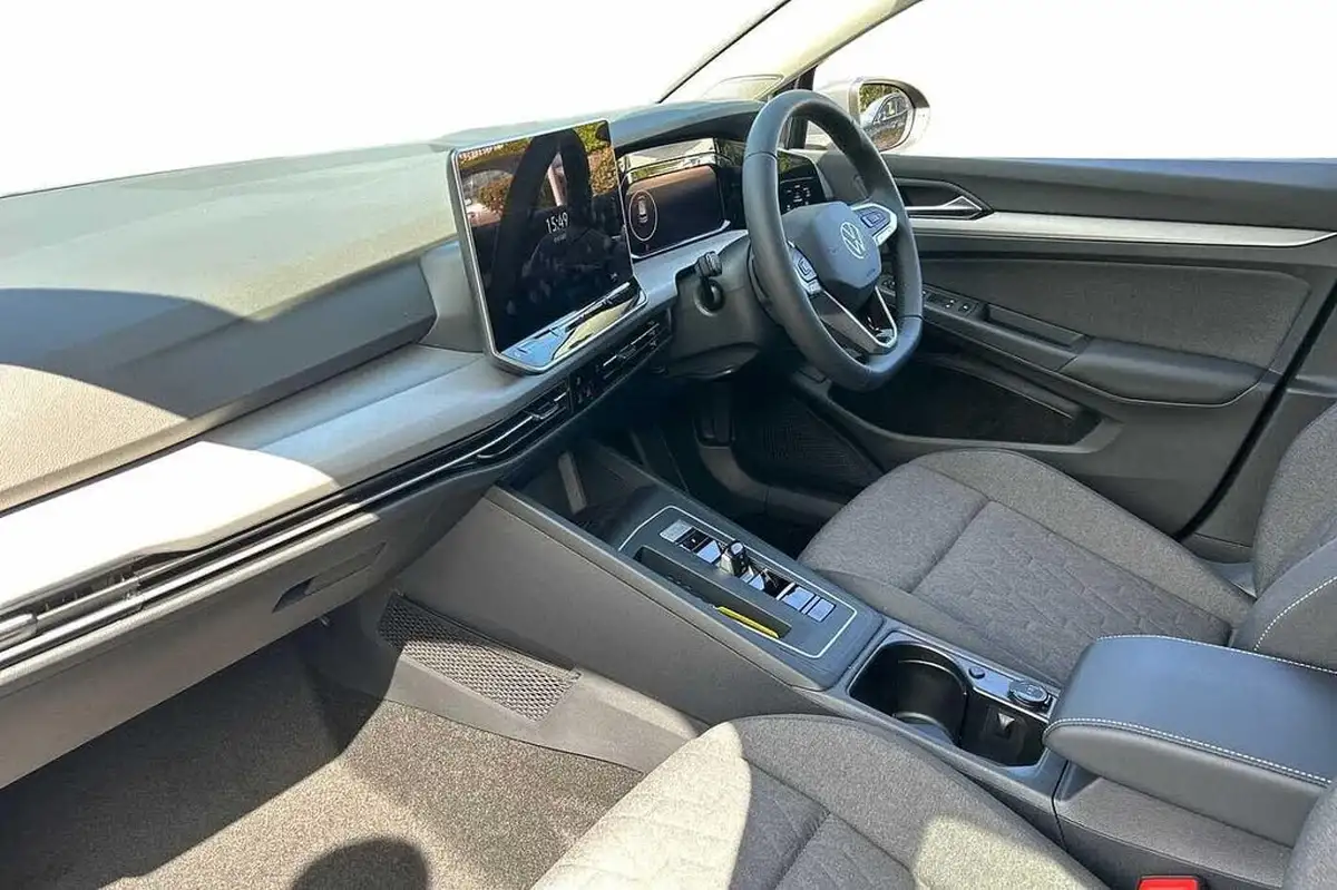 2025-volkswagen-golf-15-etsi-match-big-1