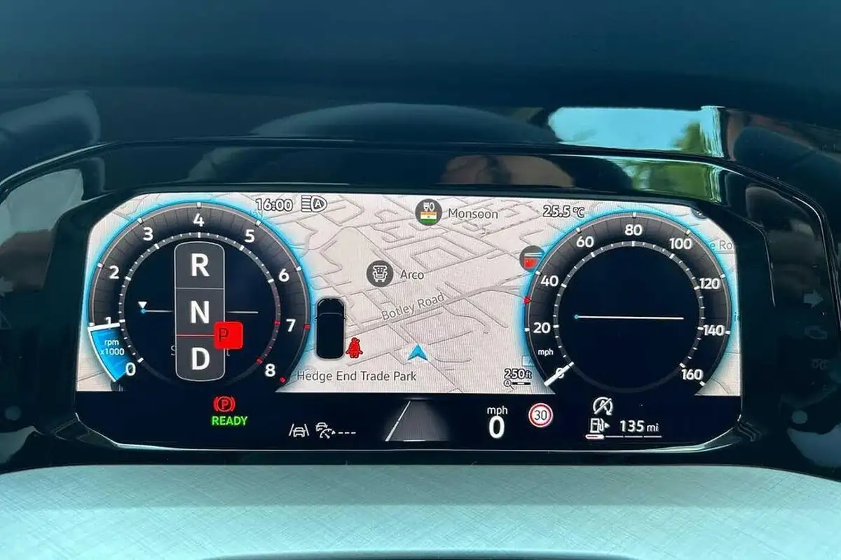 2025-volkswagen-golf-15-etsi-match-big-25