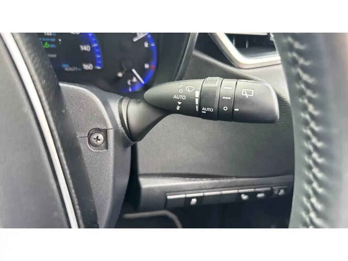 2019-toyota-corolla-18-vvt-i-excel-trk-touring-sports-big-24