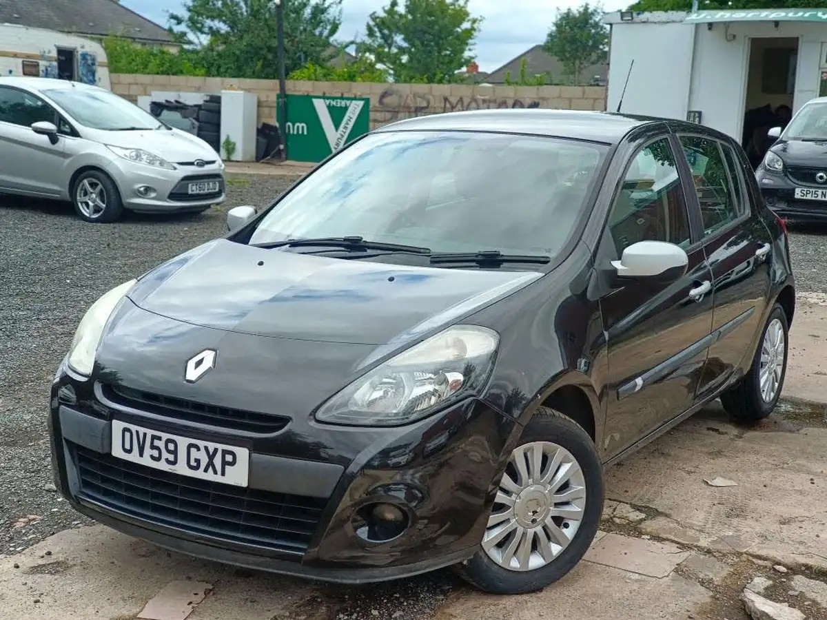 2009-renault-clio-12-expression-16v-75bhp-hatchback-big-3