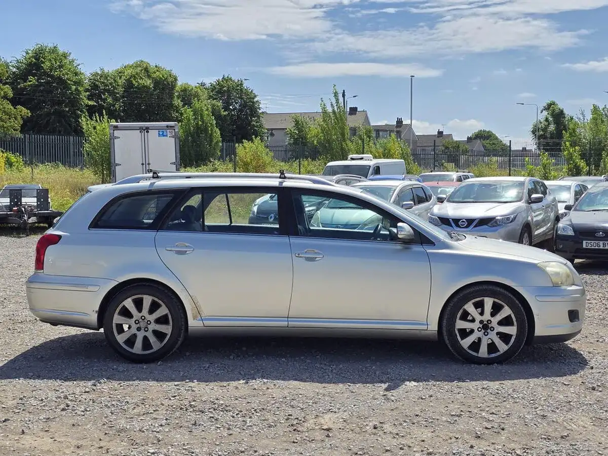 2007-toyota-avensis-20td-tr-estate-5d-big-12