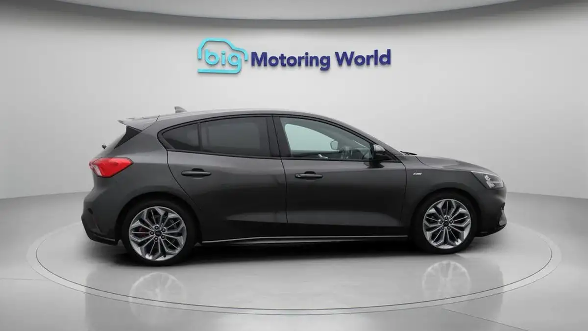 2020-ford-focus-15-st-line-x-hatchback-auto-big-8