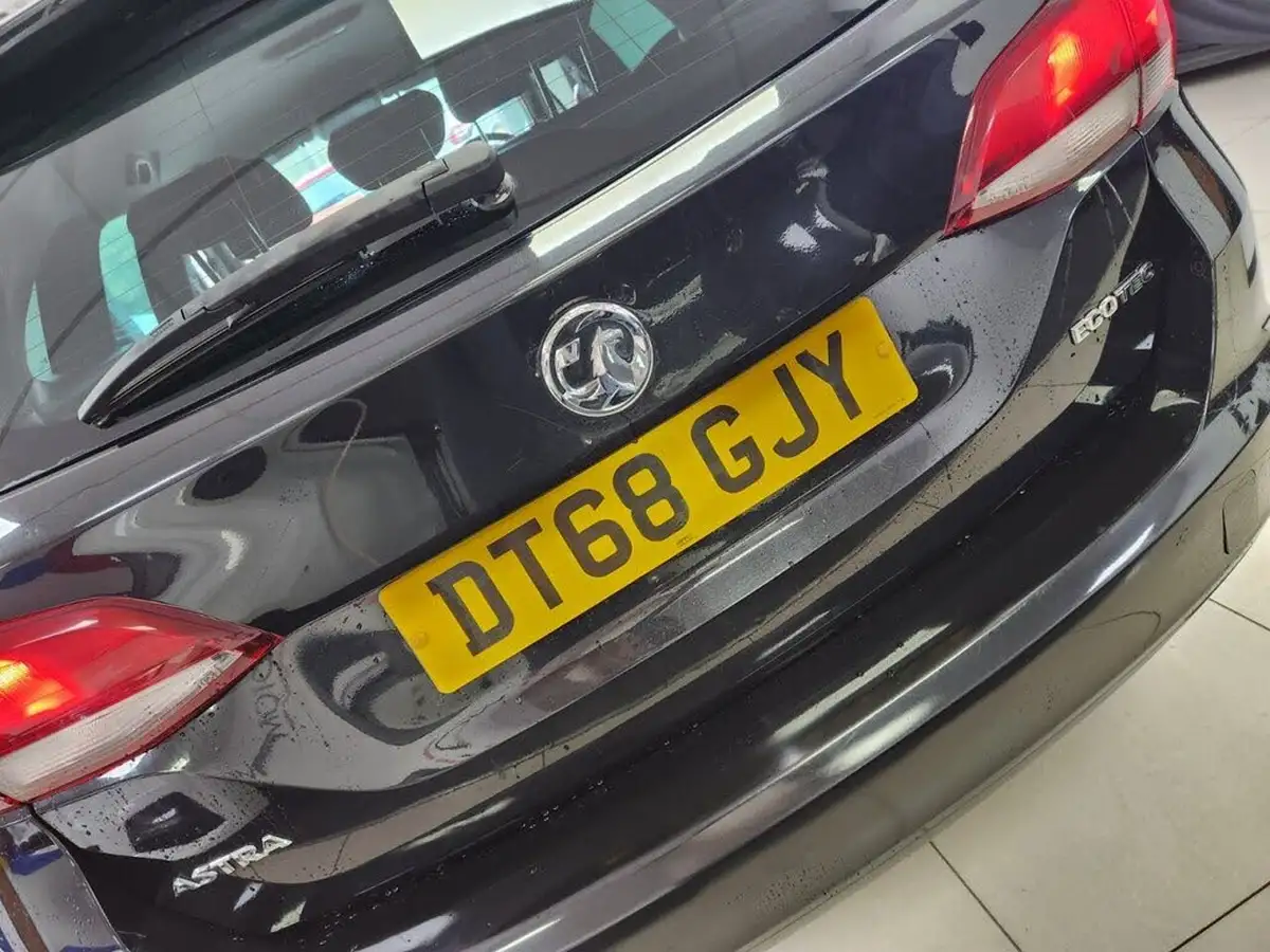 2019-vauxhall-astra-10i-turbo-design-sport-tourer-big-39