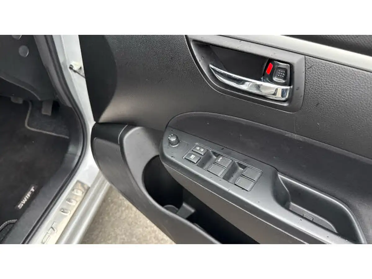 2016-suzuki-swift-12-sz-l-5d-big-40