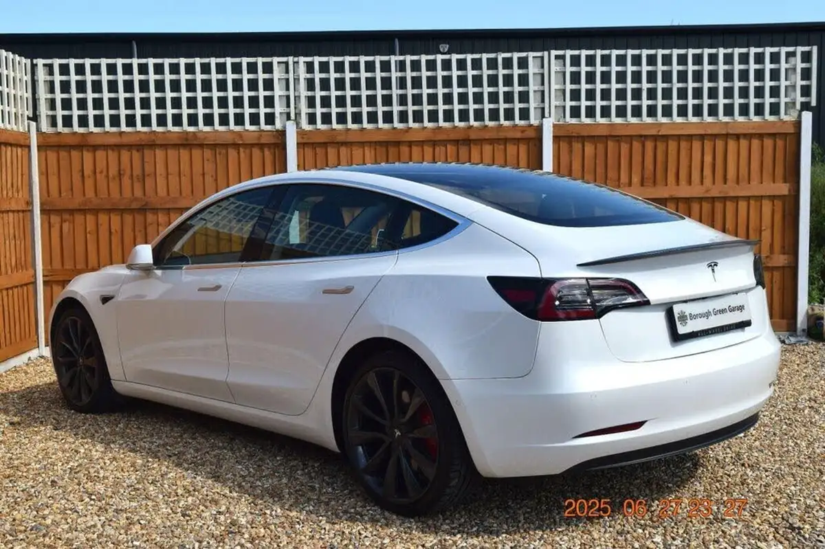 2020-tesla-model-3-e-performance-big-7