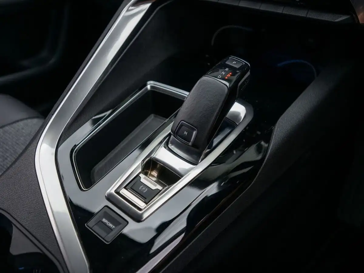 2018-peugeot-3008-suv-12-puretech-allure-eat6-big-22
